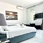 Leblanc Luxurious Beachfront By Goutos Luxury Living * Ermióni