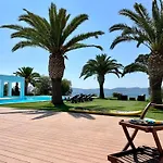 Leblanc Luxurious Beachfront By Goutos Luxury Living * Ermióni