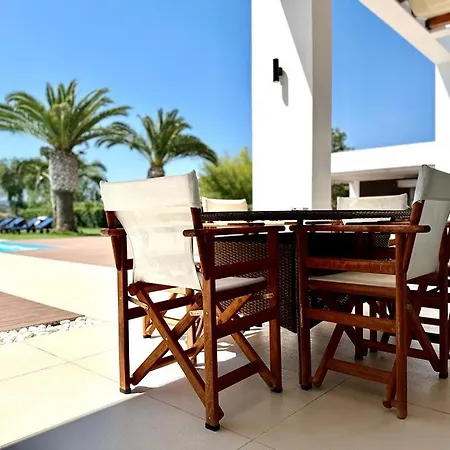 וילה Leblanc Luxurious Beachfront By Goutos Luxury Living ארמיוני