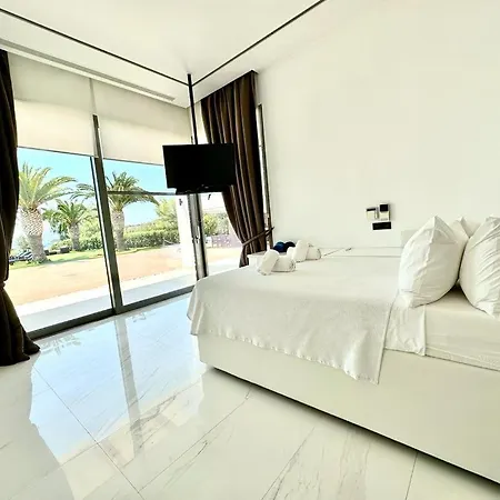 וילה Leblanc Luxurious Beachfront By Goutos Luxury Living