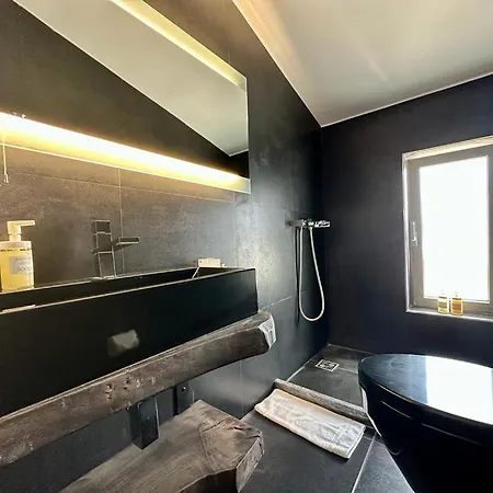 Leblanc Luxurious Beachfront By Goutos Luxury Living ארמיוני