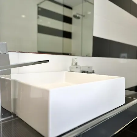 Leblanc Luxurious Beachfront By Goutos Luxury Living וילה ארמיוני