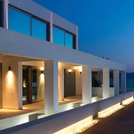 Leblanc Luxurious Beachfront Villa, Gcollectiongr * Ermioni