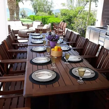 Leblanc Luxurious Beachfront Villa, Gcollectiongr Villa