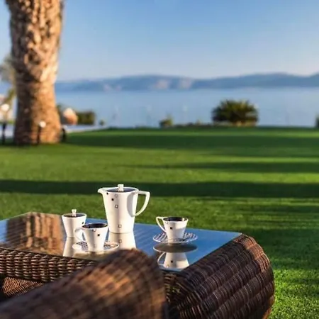 Leblanc Luxurious Beachfront Villa, Gcollectiongr *