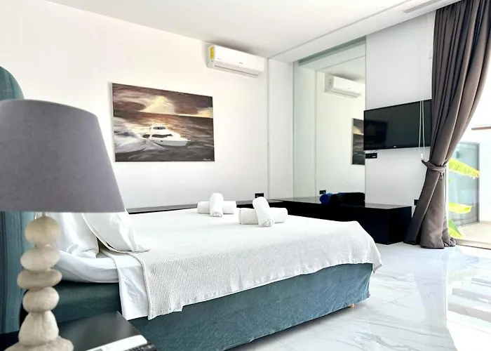 Leblanc Luxurious Beachfront By Goutos Luxury Living * Ermioni